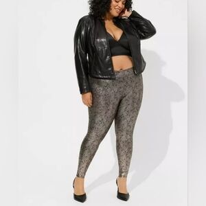1X • Torrid • Full Length Signature Waist Crackle Leggings